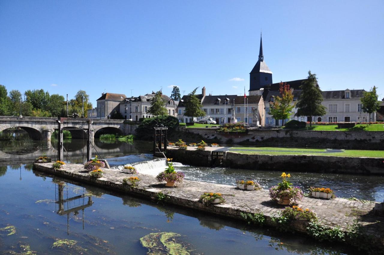 Le Grand Appartement - 90M2- 2 Chb , 1 Mezzanine - 6Pers Romorantin-Lanthenay Eksteriør bilde
